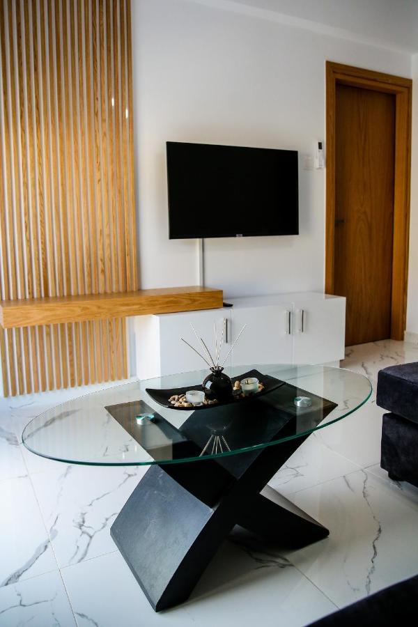Sea Side Appartment In Kato Paphos Exterior photo